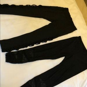 2 pairs of women’s leggings